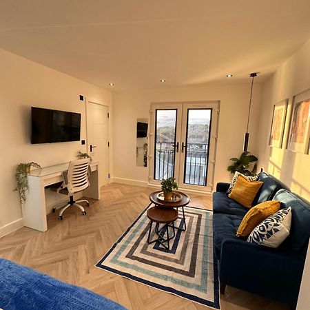 R5 - Luxury Private Ensuite Self-Contained Room - Newly Renovated Halesowen Exterior photo