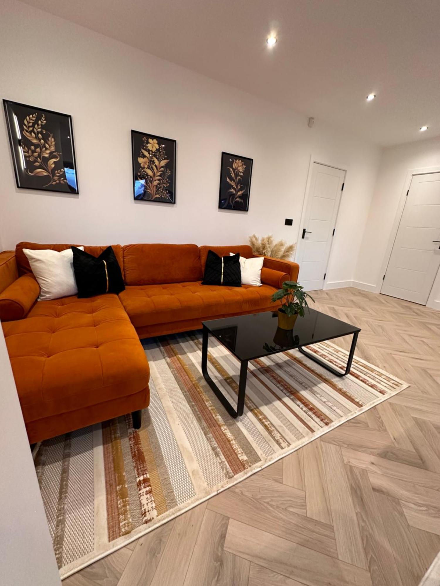 R5 - Luxury Private Ensuite Self-Contained Room - Newly Renovated Halesowen Exterior photo