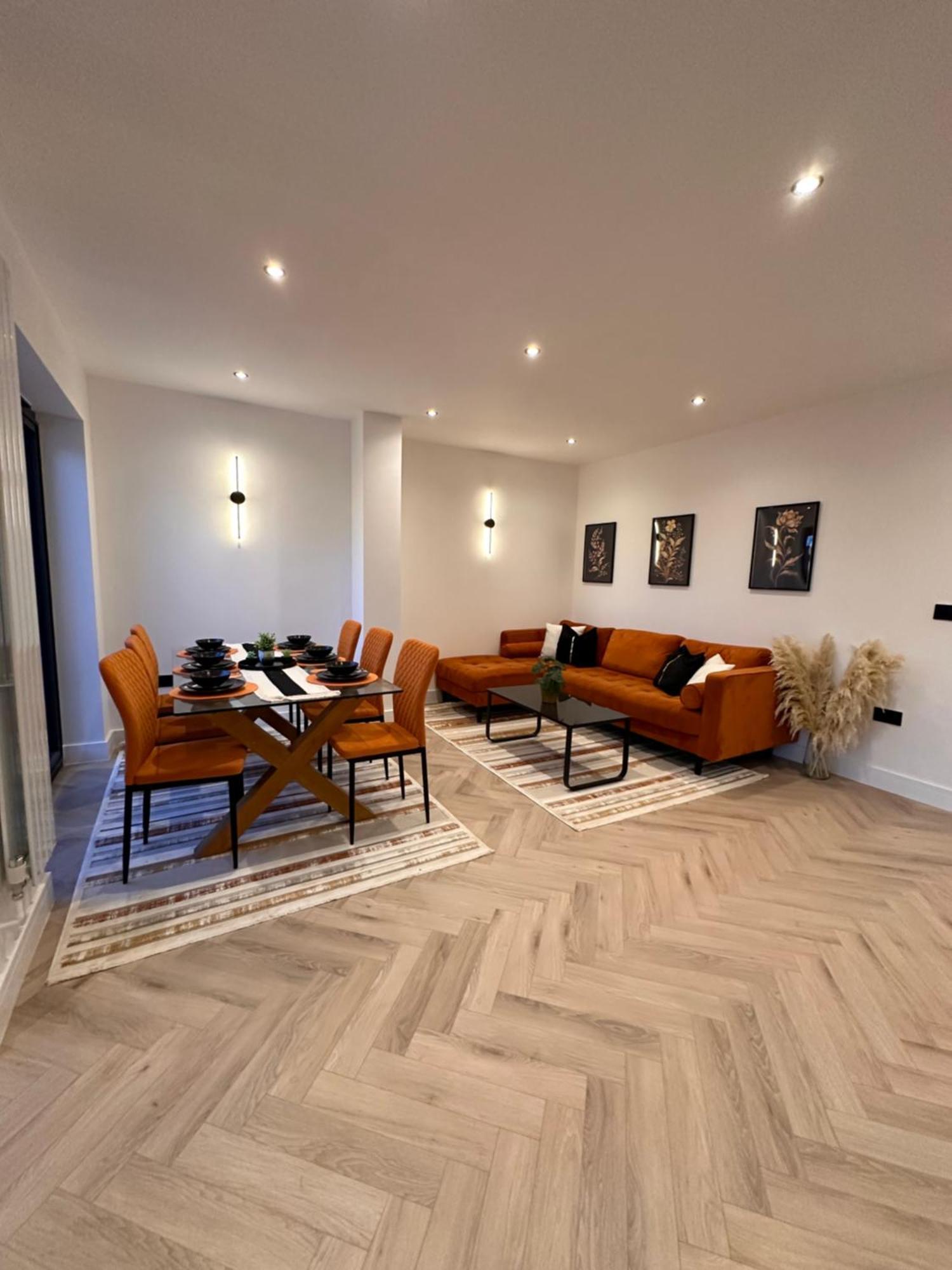 R5 - Luxury Private Ensuite Self-Contained Room - Newly Renovated Halesowen Exterior photo